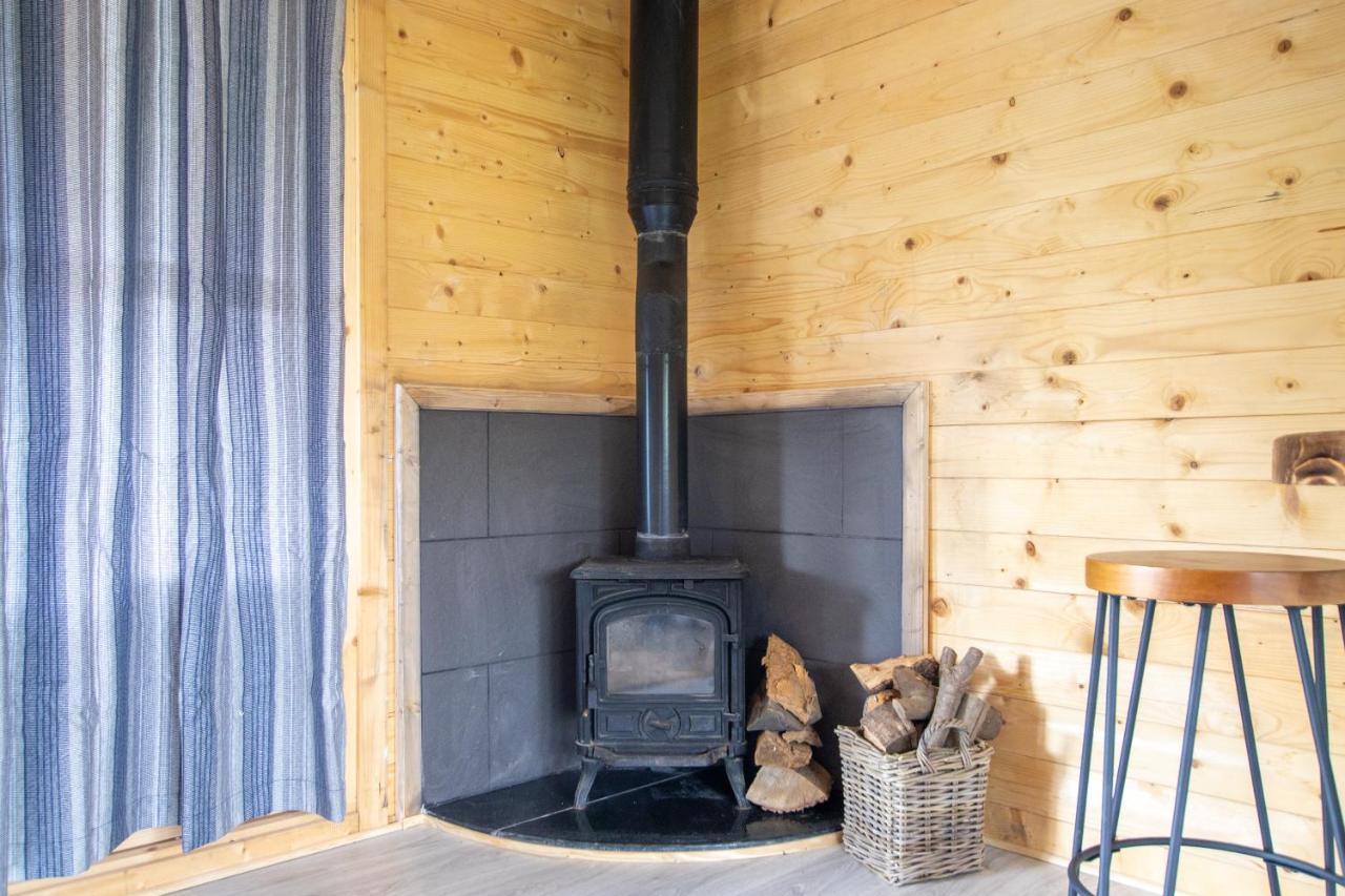 Choller Lake Lodges - Primrose Cabin With Private Hot Tub Arundel Esterno foto