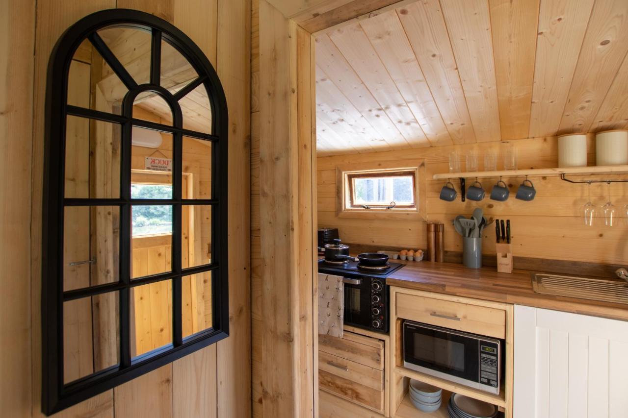 Choller Lake Lodges - Primrose Cabin With Private Hot Tub Arundel Esterno foto