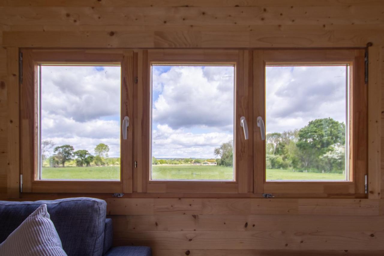 Choller Lake Lodges - Primrose Cabin With Private Hot Tub Arundel Esterno foto