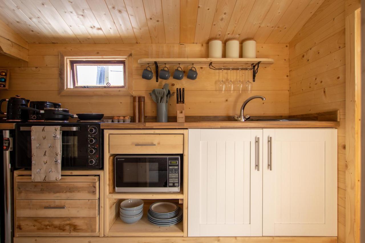 Choller Lake Lodges - Primrose Cabin With Private Hot Tub Arundel Esterno foto