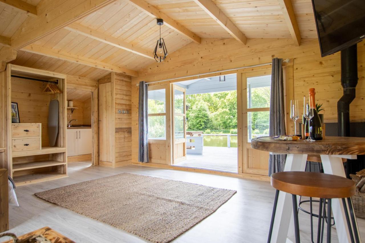 Choller Lake Lodges - Primrose Cabin With Private Hot Tub Arundel Esterno foto