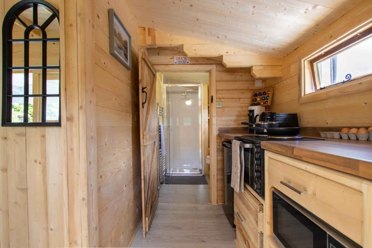 Choller Lake Lodges - Primrose Cabin With Private Hot Tub Arundel Esterno foto